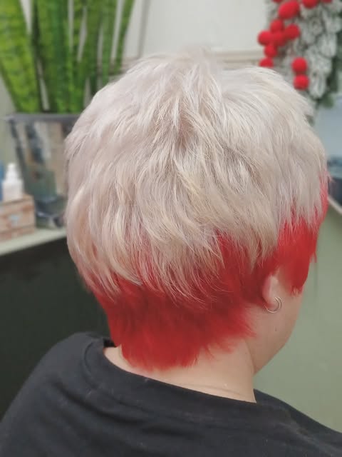 Red and platinum colour